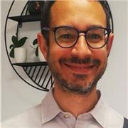 Soy docente y psicólogo escolar desde hace 20 años especialista en trastornos de aprendizaje y asesoramiento familiar. Me encanta dar clases motivando a los alumnos y a partir de actividades y metodologías digitales y gamificadas.